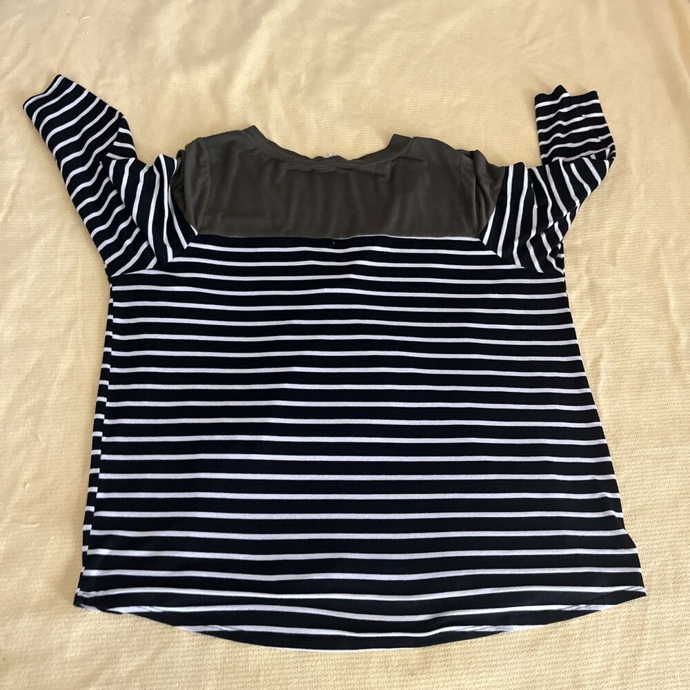 Meri Skye V Neck Knit Top Size 2x Stripes Olive Green Black Dia & Co - Picture 7 of 7